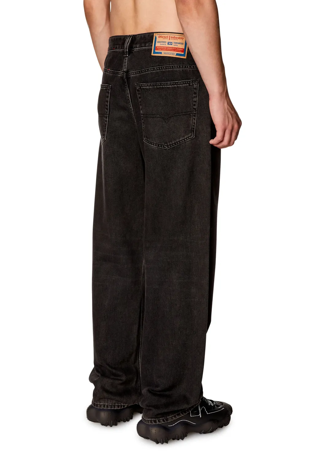 2001 D-Macro Straight Jeans