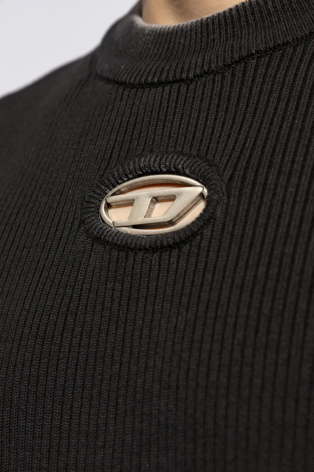 Oval D Cut-Out Ribbed Top