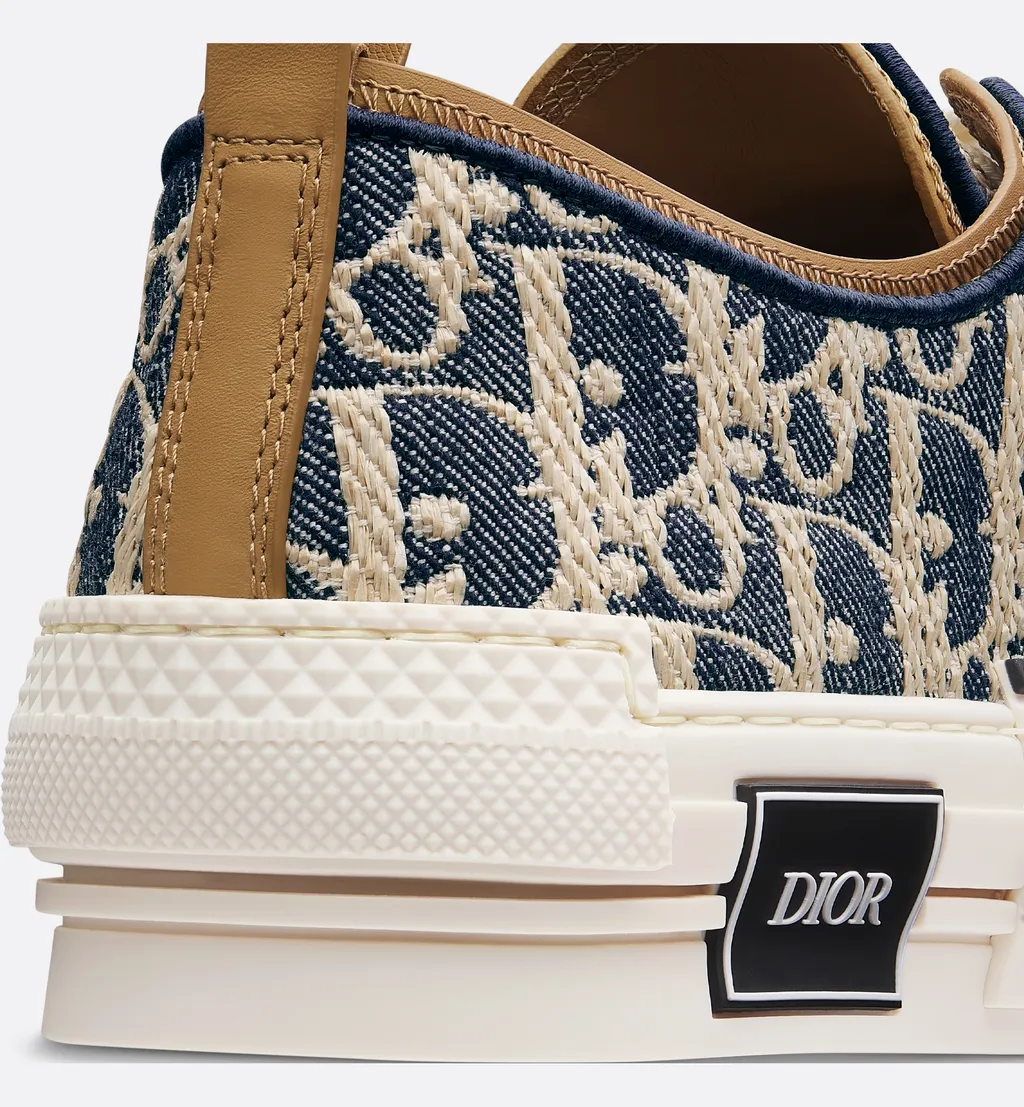B23 League Low-Top Sneaker