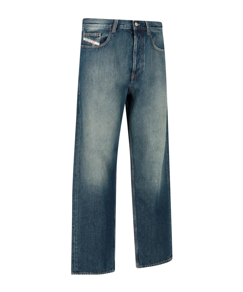Belt-Loop Jeans