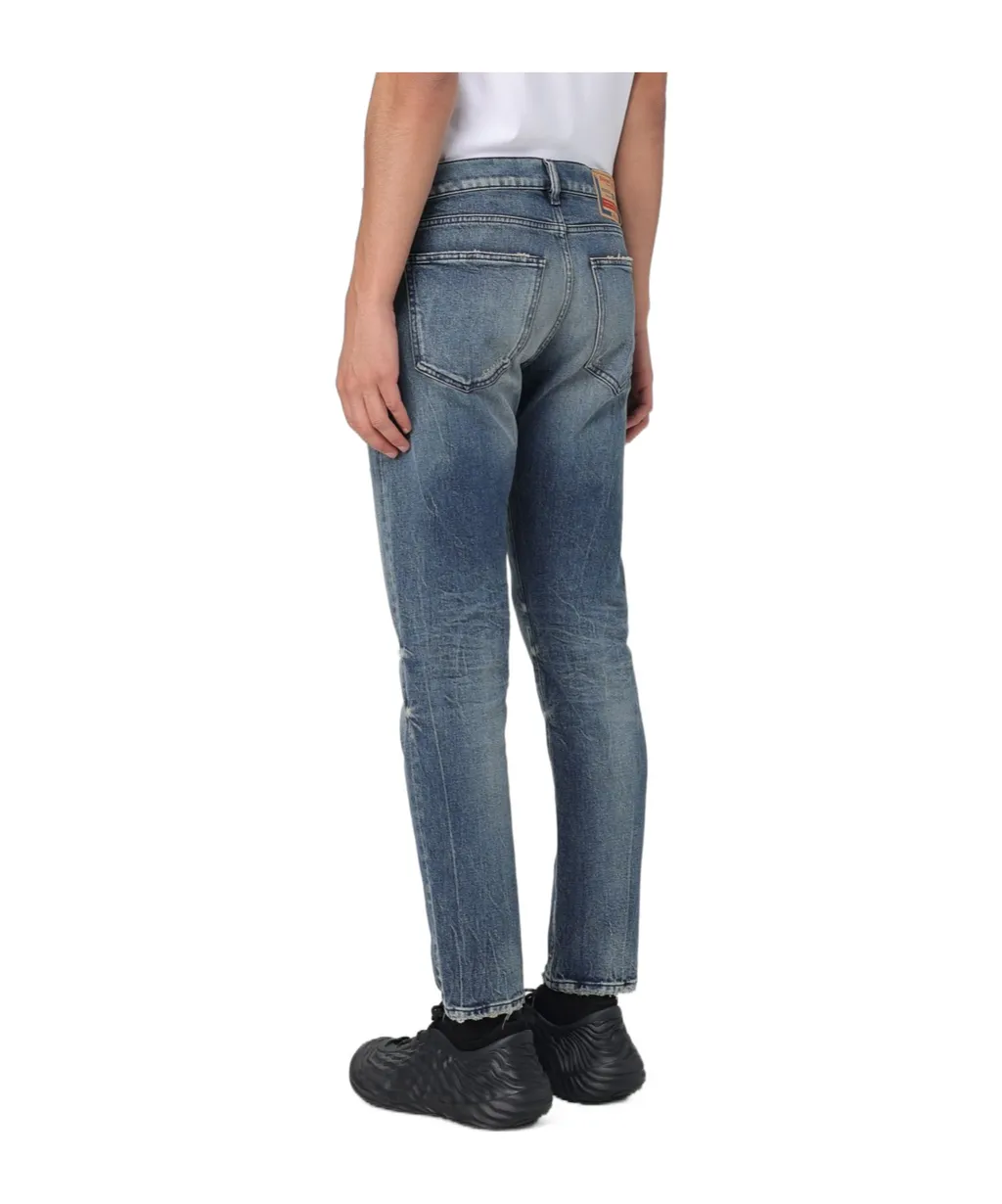 D-Strukt Distressed Tapered Jeans