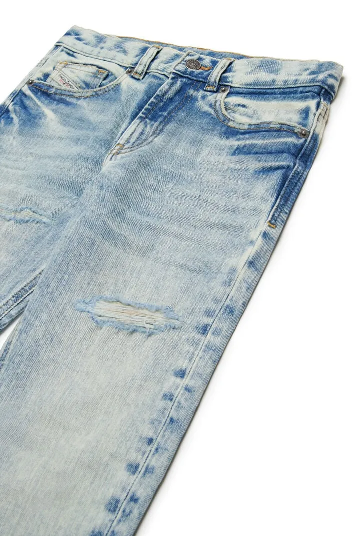 Distressed Mid-Waisted Jeans