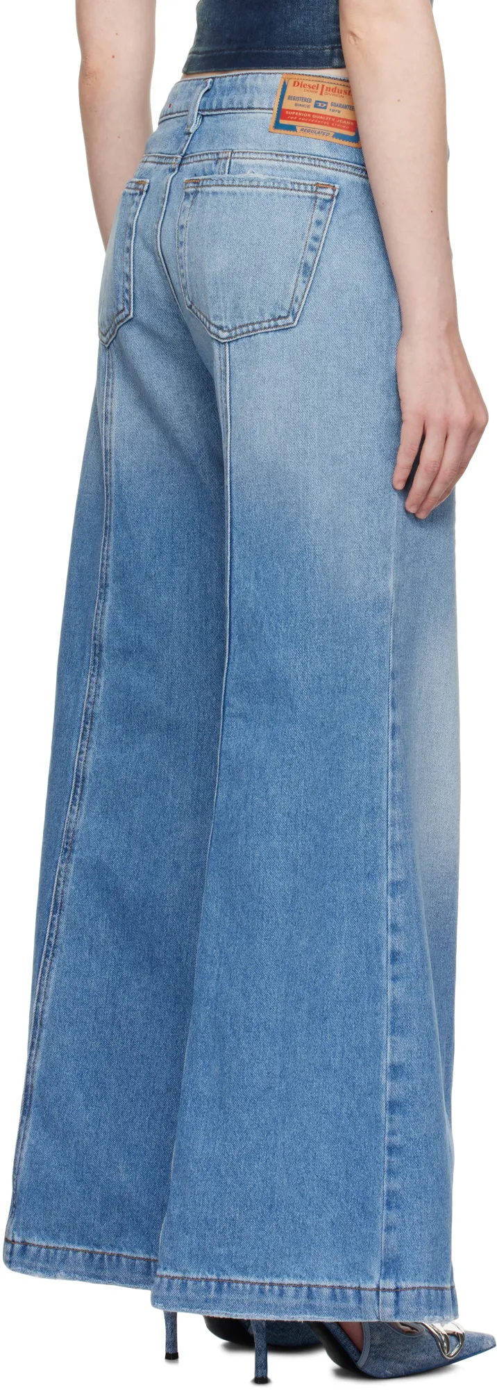 D-Akii Flared Jeans