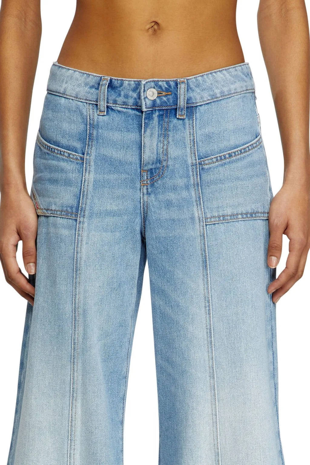D-Akii Flared Jeans