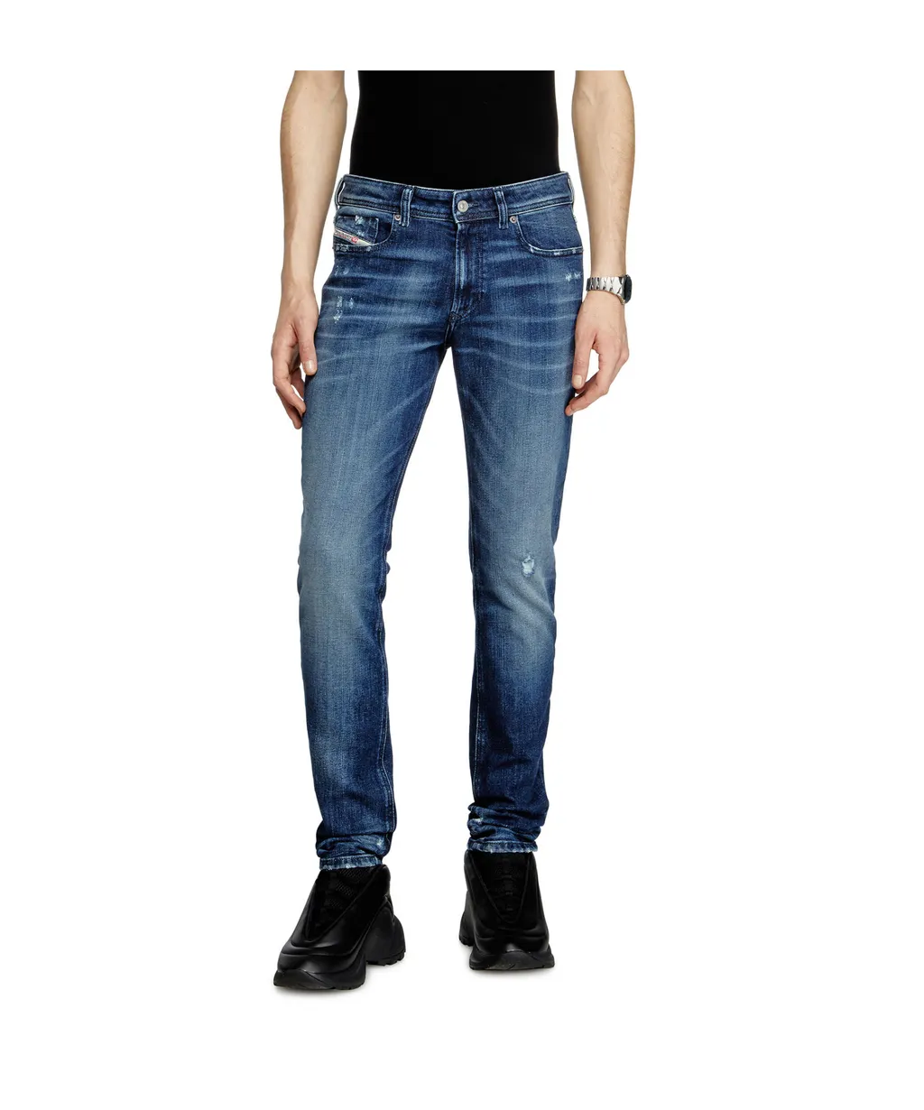 1979 Sleenker Distressed Skinny Jeans
