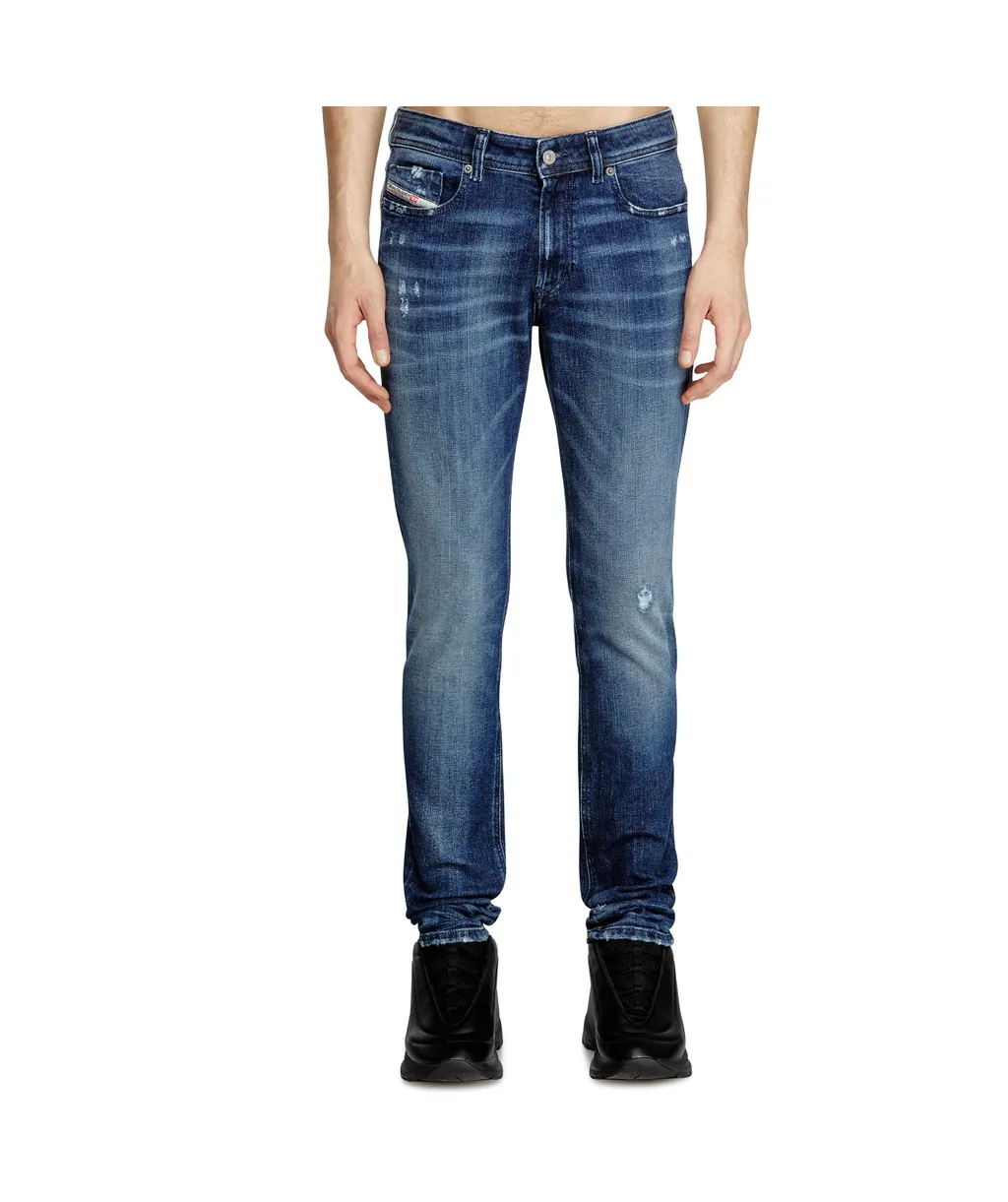 1979 Sleenker Distressed Skinny Jeans