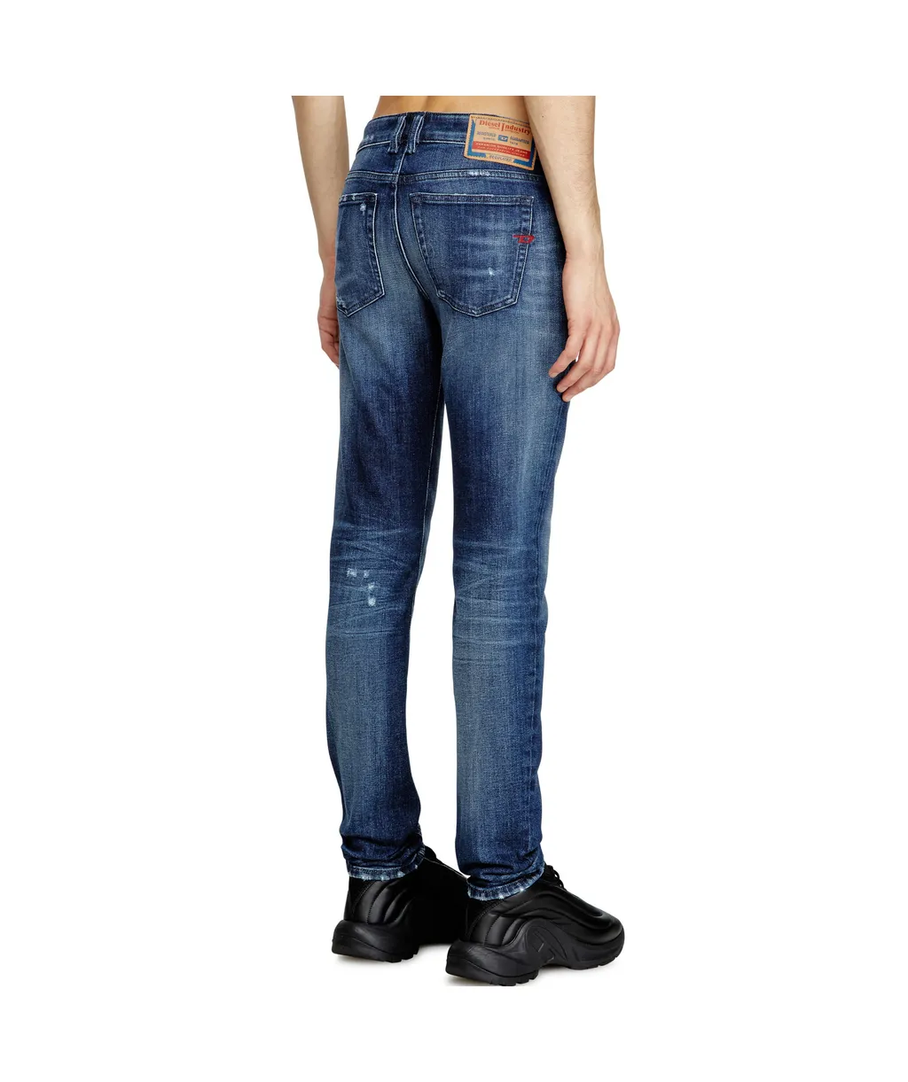 1979 Sleenker Distressed Skinny Jeans