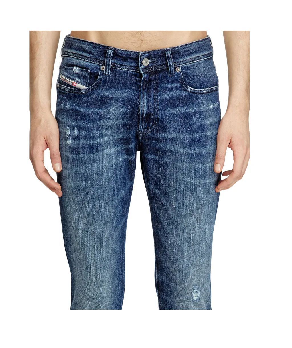 1979 Sleenker Distressed Skinny Jeans