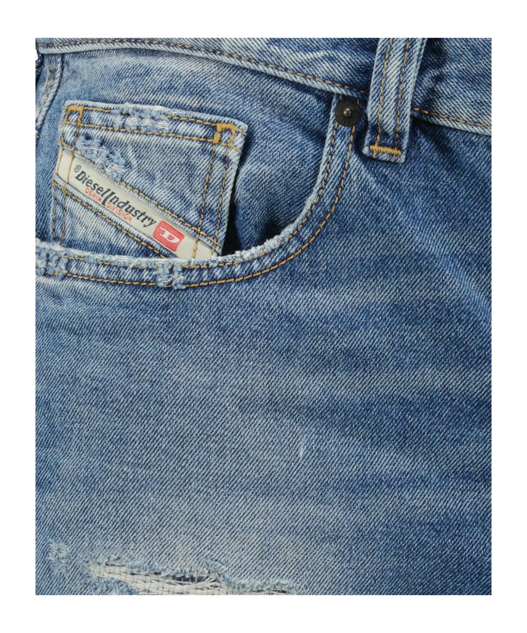 Straight Cut Distressed Jeans
