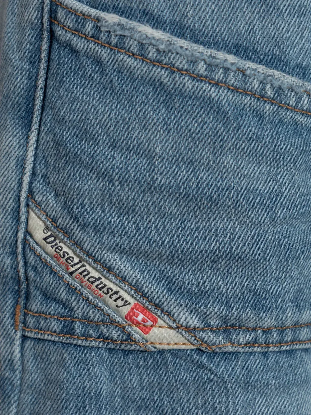 D-Akii Flare Jeans
