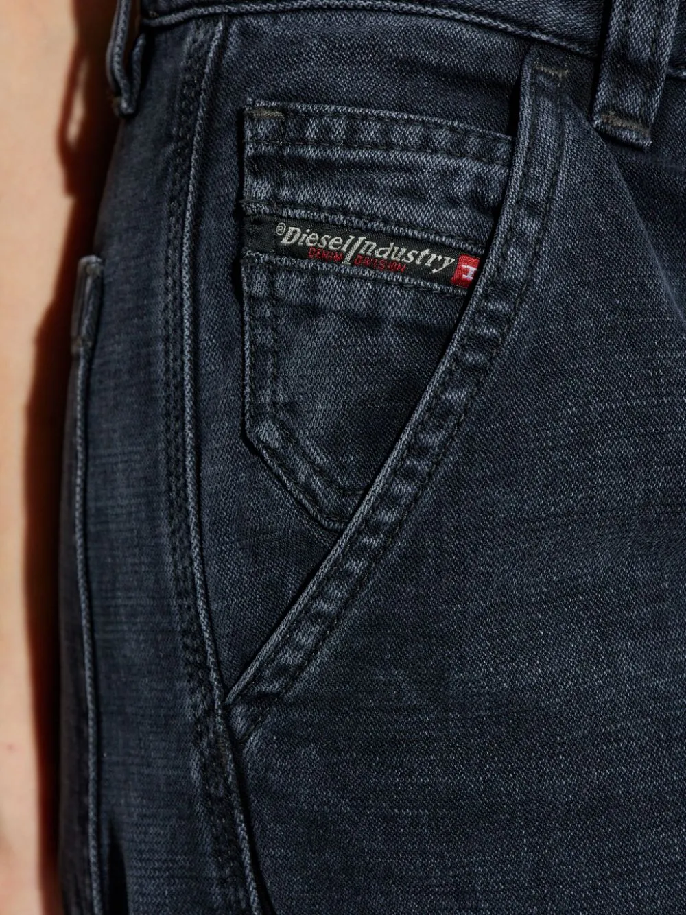 D-Pot-Cargo Logo Plaque Jeans