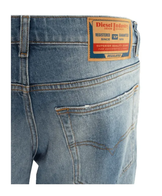 Belt-Loop Jeans