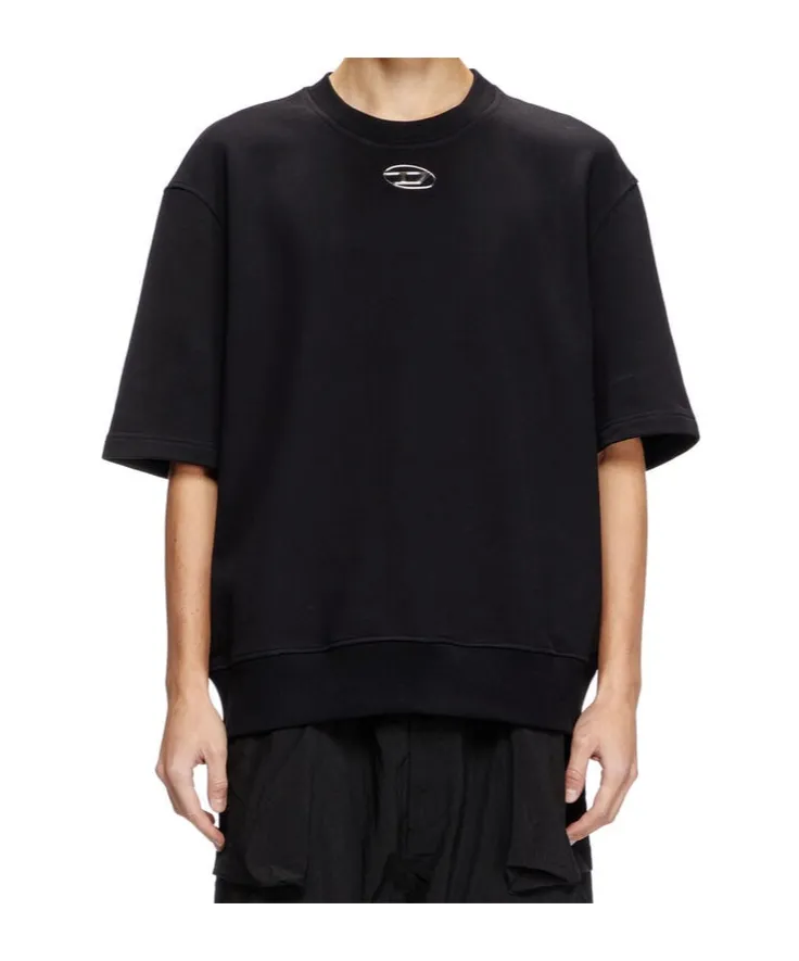 Oval-D Half-Sleeved T-Shirt