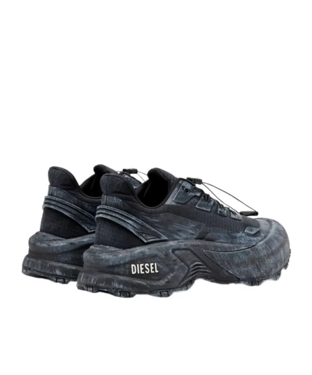 D-Cage Low-Top Runner Sneakers