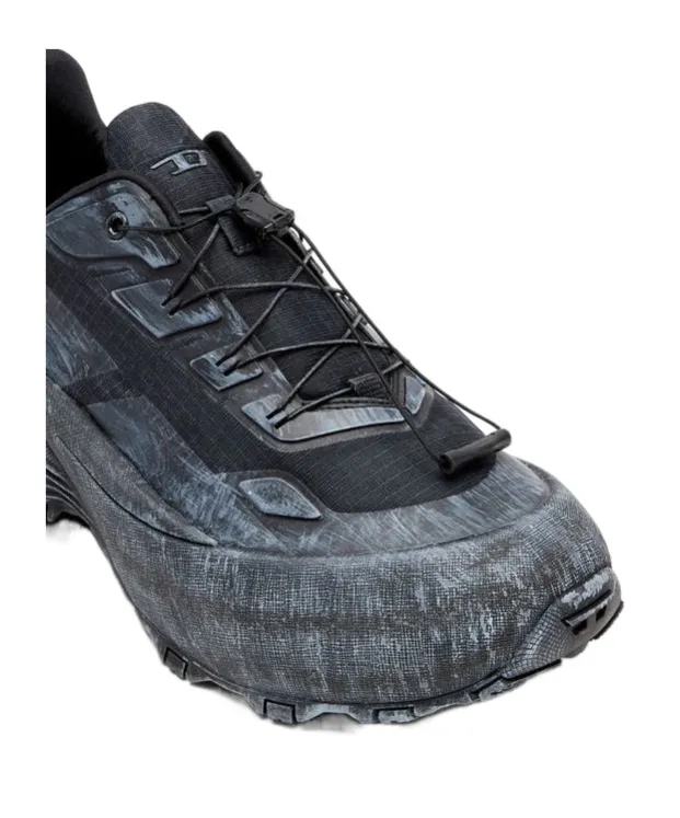 D-Cage Low-Top Runner Sneakers