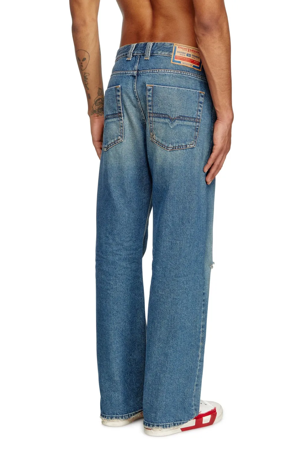 1980 D-Eeper Relaxed Distressed Jeans