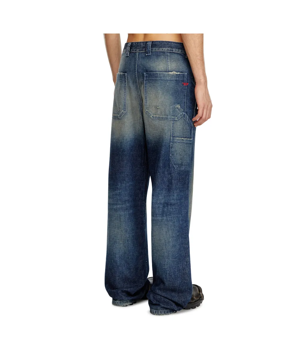 D-Livery Distressed Straight Jeans
