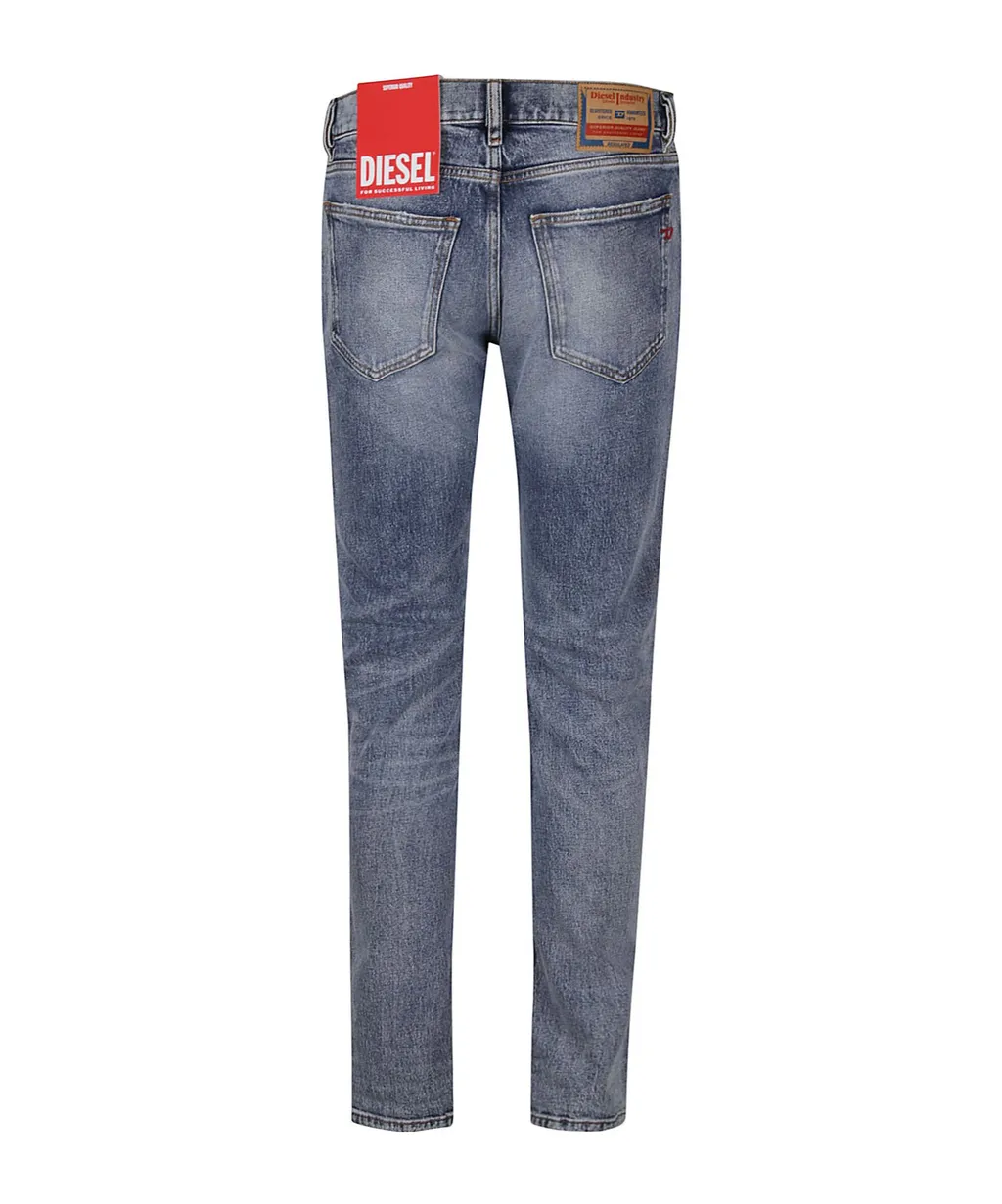 Belt-Loop Jeans