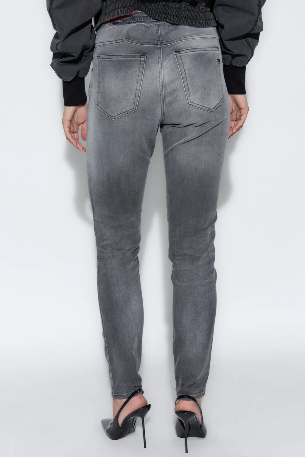 2061 D-Tail Skinny Jeans