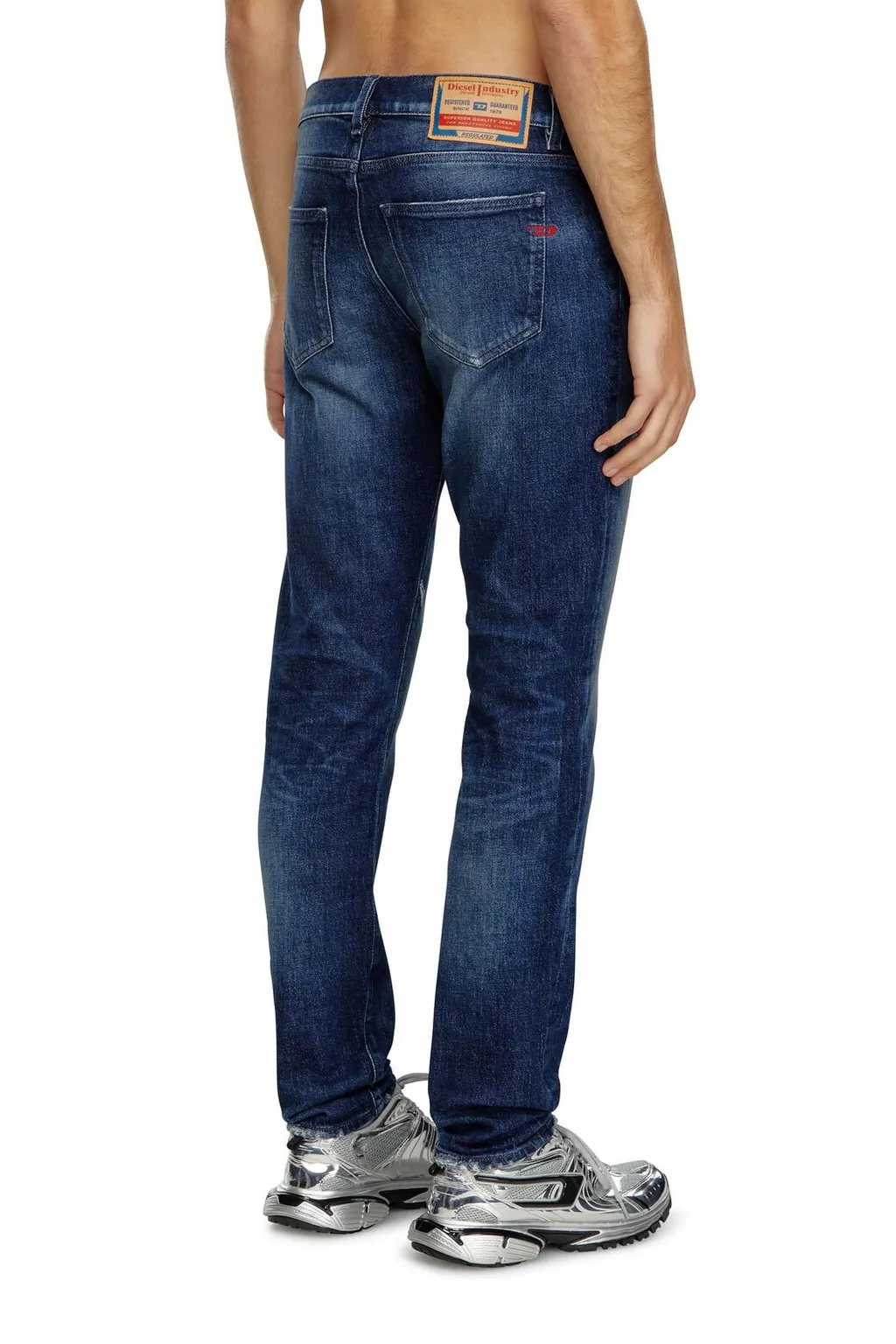 D-Strukt Slim Distressed Jeans