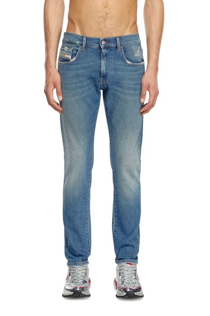 D-Strukt Straight-Leg Slim Jeans
