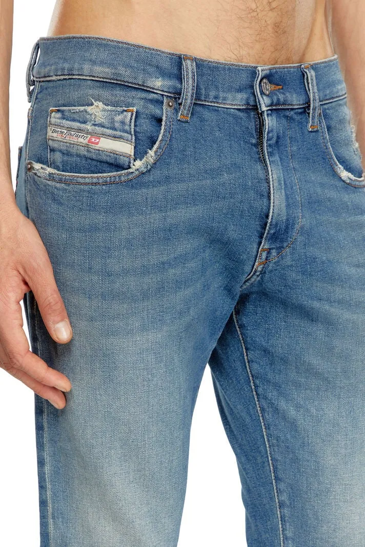 D-Strukt Straight-Leg Slim Jeans