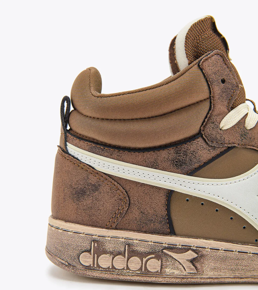 Logo High-Top Board Shoes