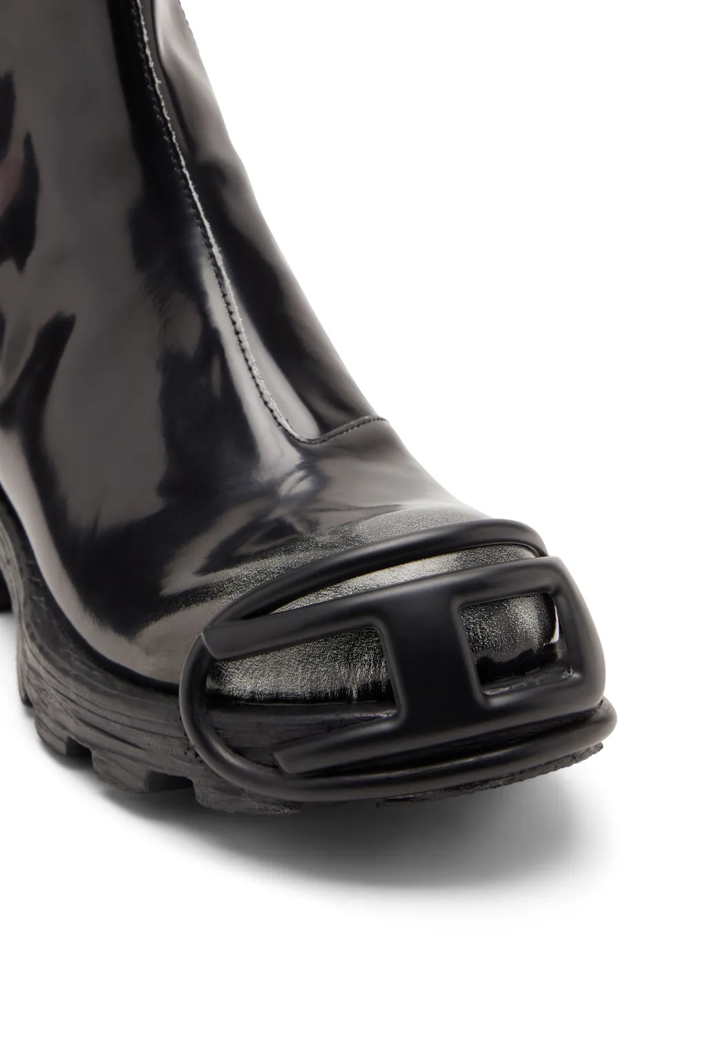 Zip-Detail Oval-Plaque Boots