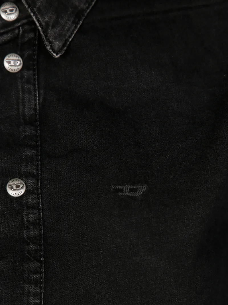 De-Eazy Buttoned Denim Shirt