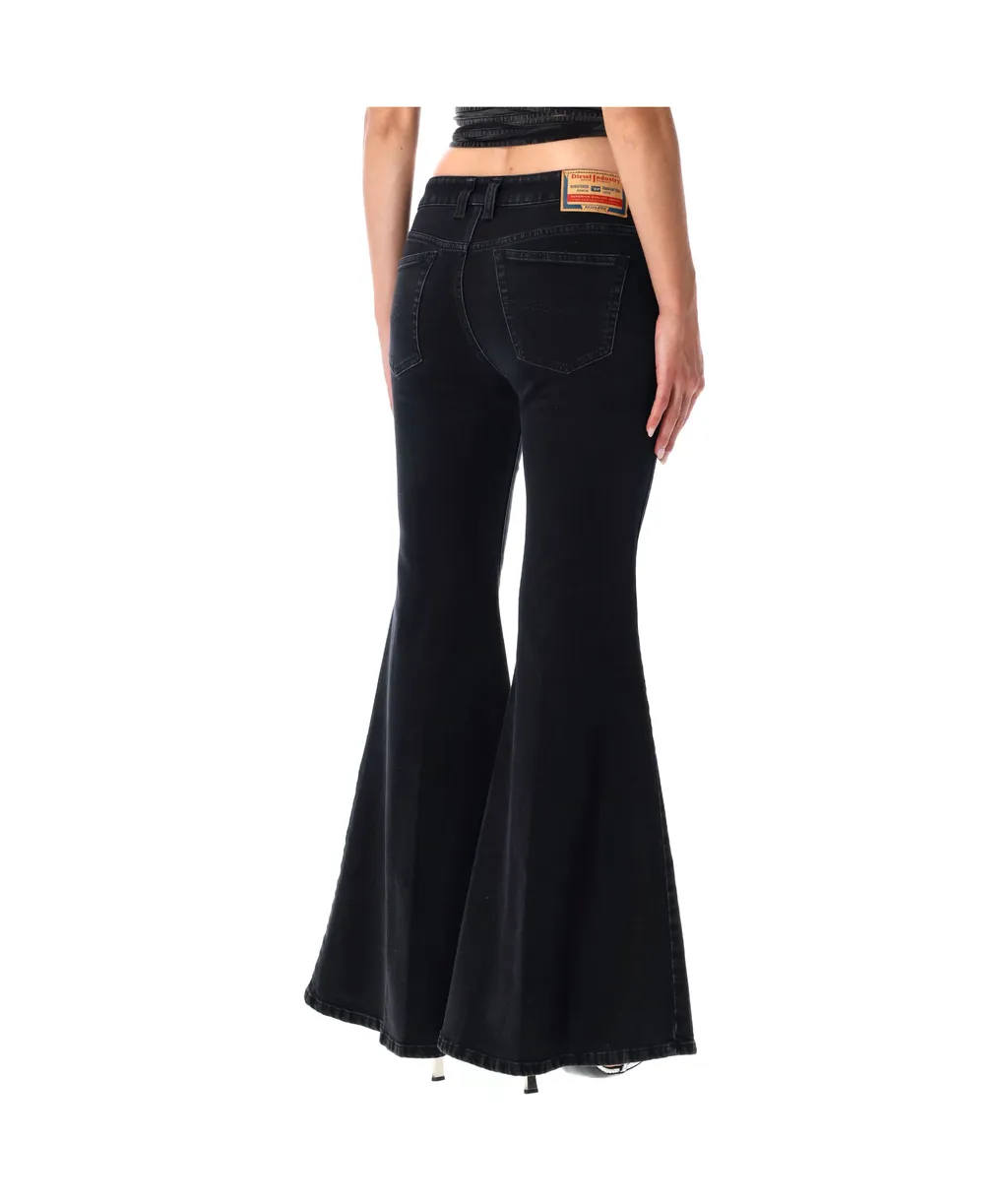 Flared Jeans