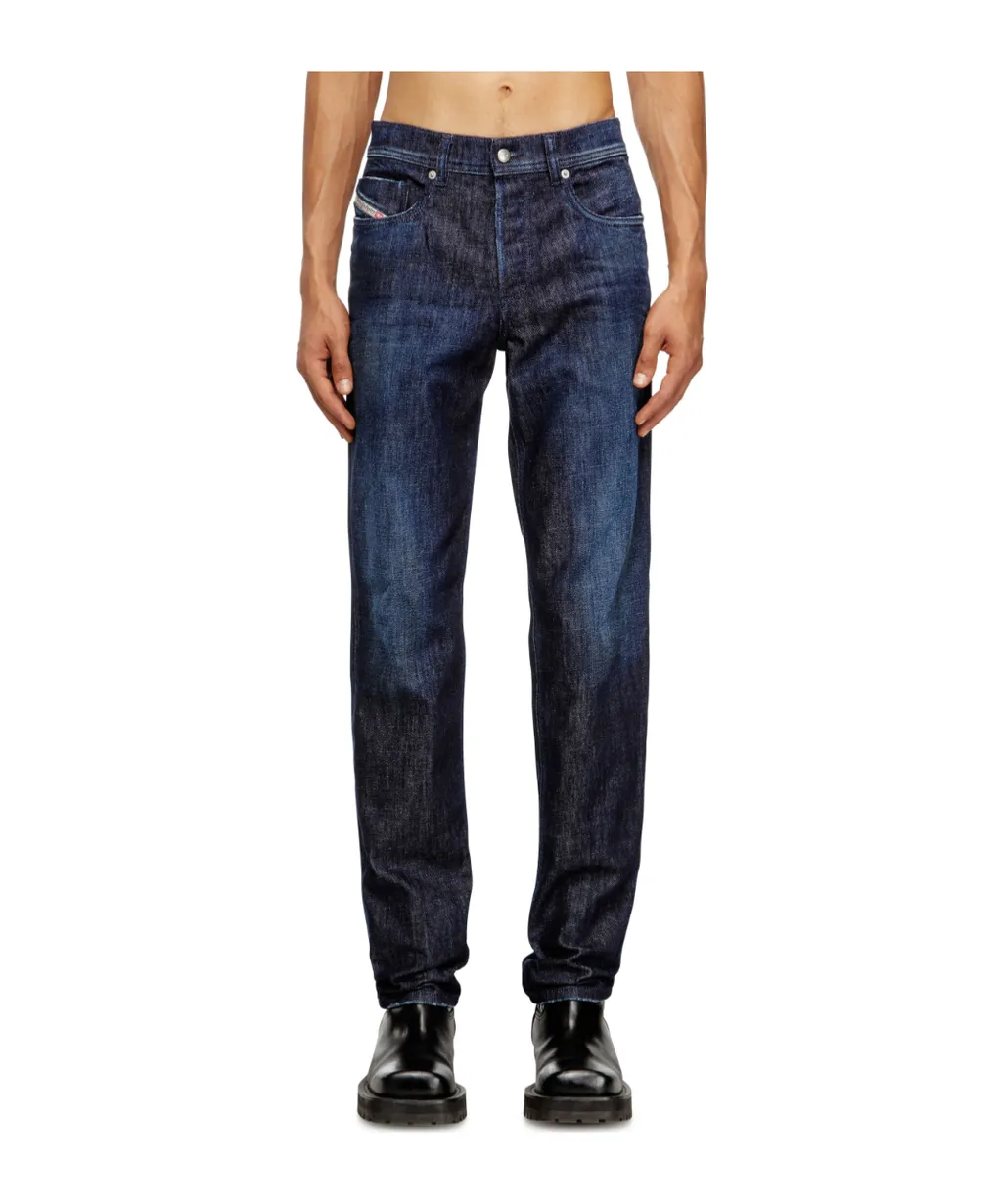 D-Finitive Regular Jeans