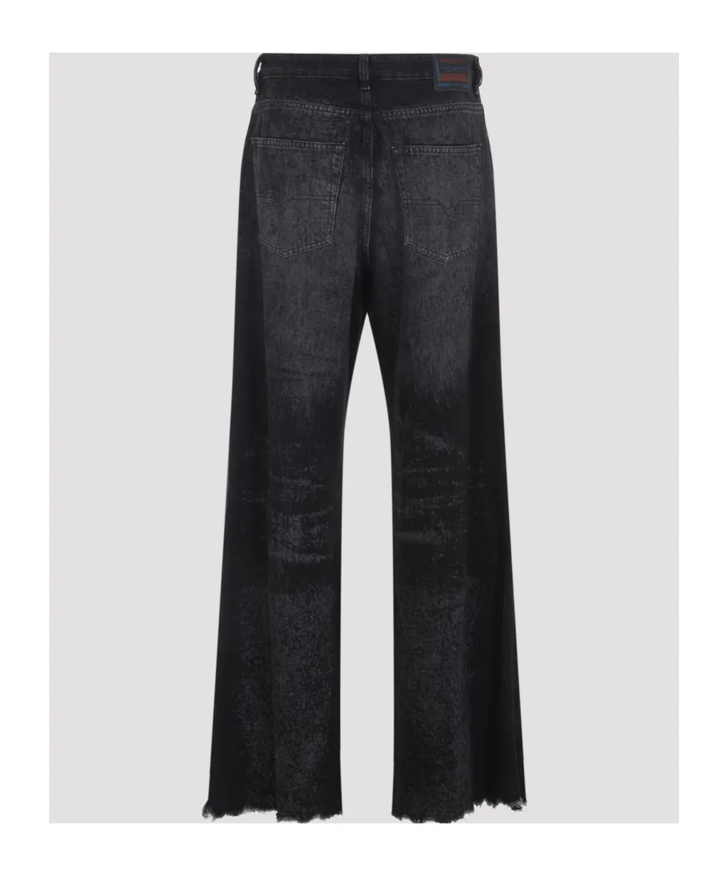 Frayed-Hem Jeans