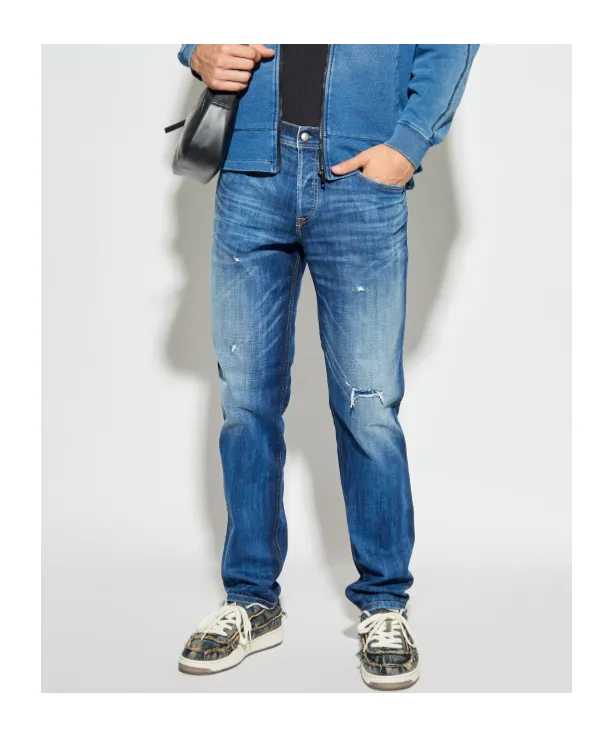 D-Finitive Straight Leg Distressed Jeans
