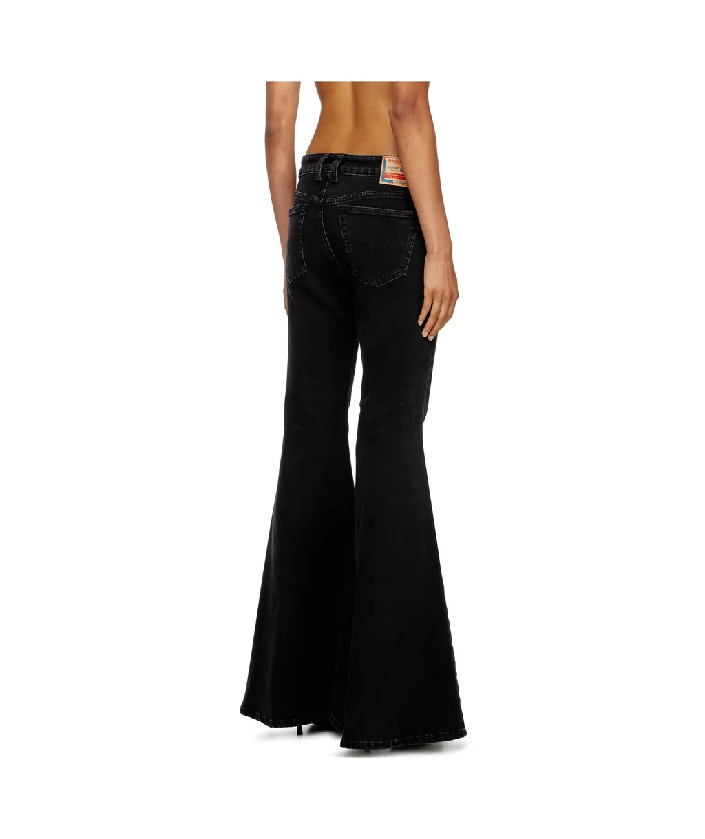 Flared Jeans