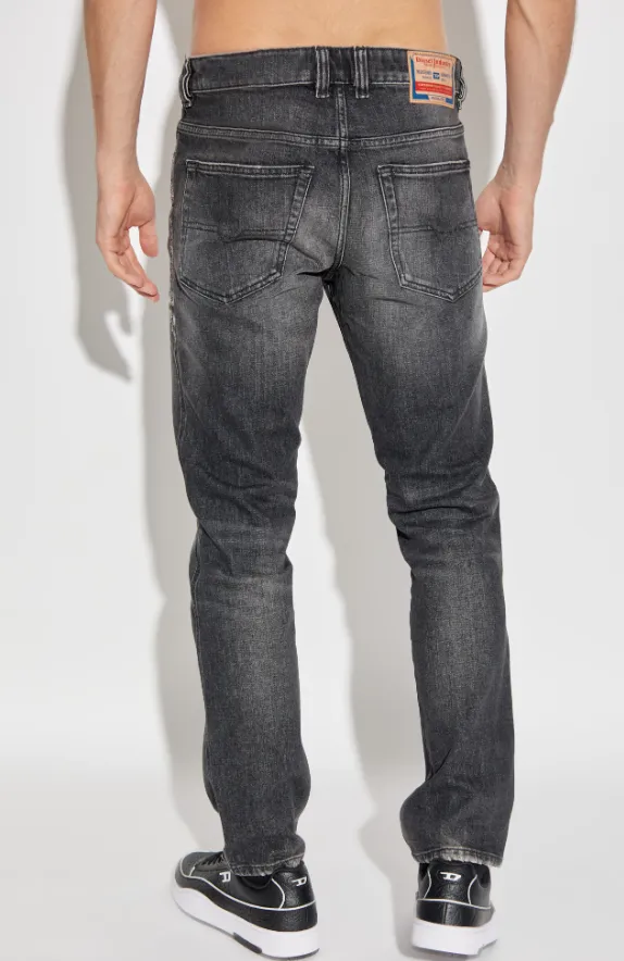 1993 D-Vyl Distressed Jeans