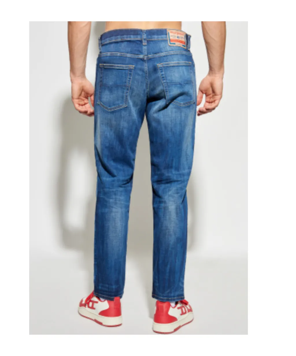 D-Finitive Distressed Jeans