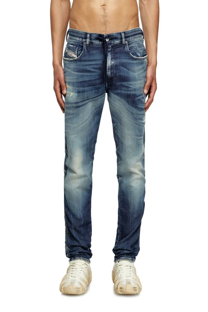 Distressed Skinny Jeans