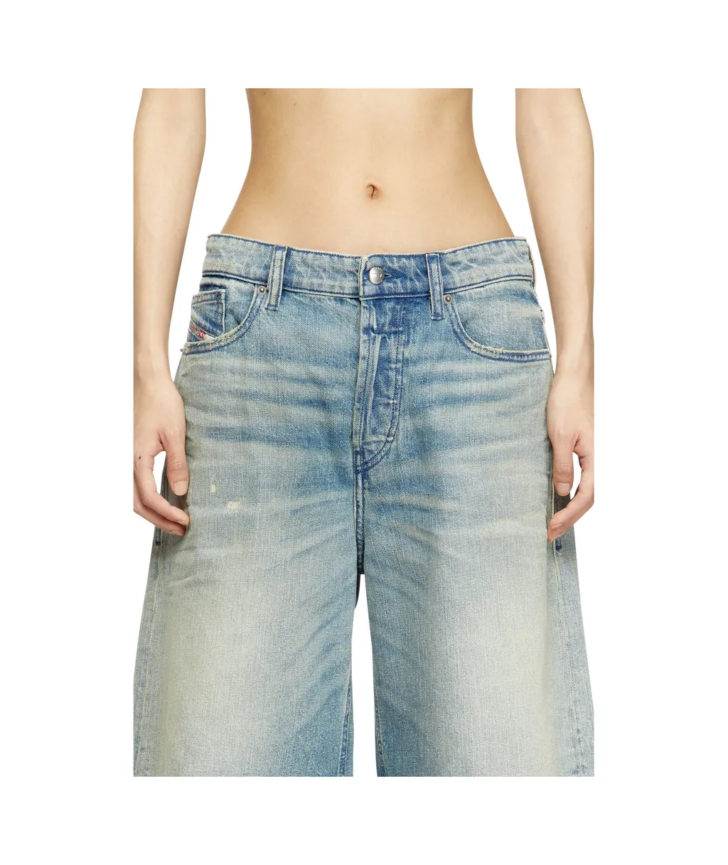 De-Sire Light-Wash Denim Shorts
