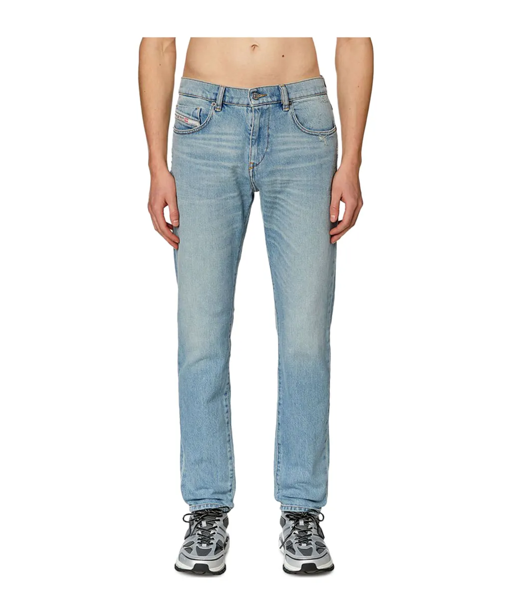 Belt-Loop Jeans