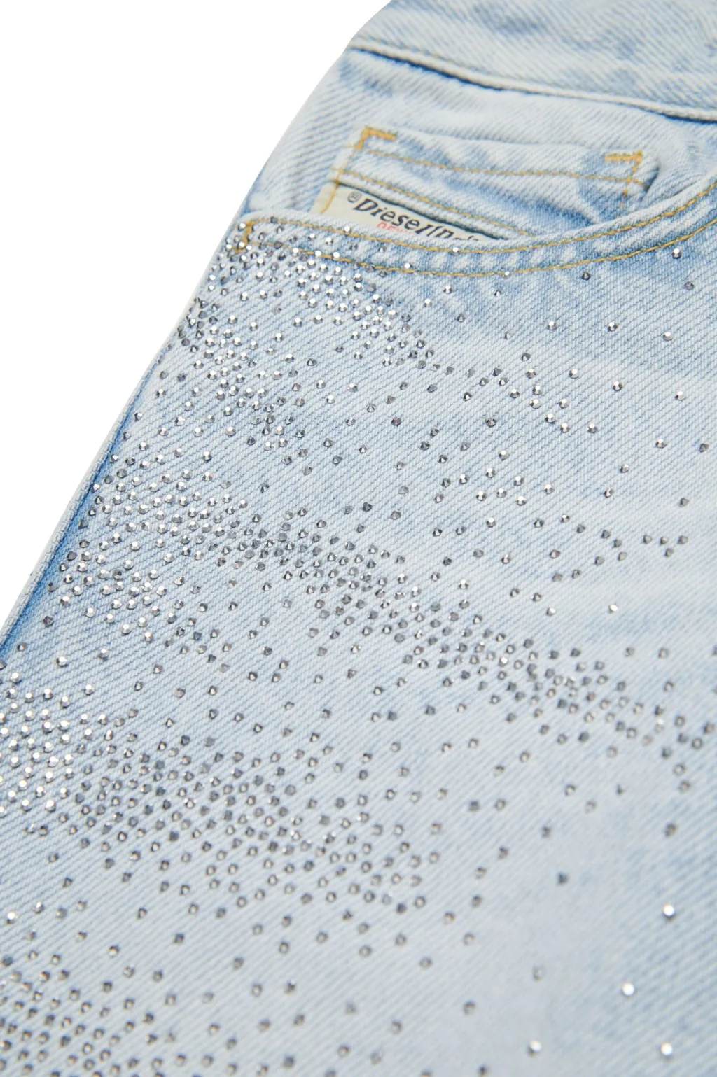 Oval-D Embroidered Mid-Waisted Jeans