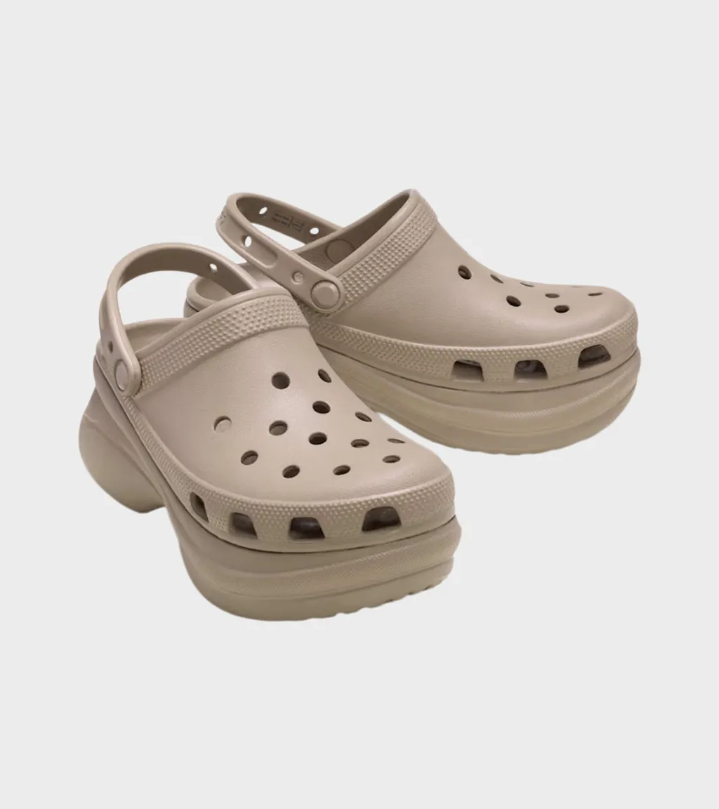 Round-Toe Clogs
