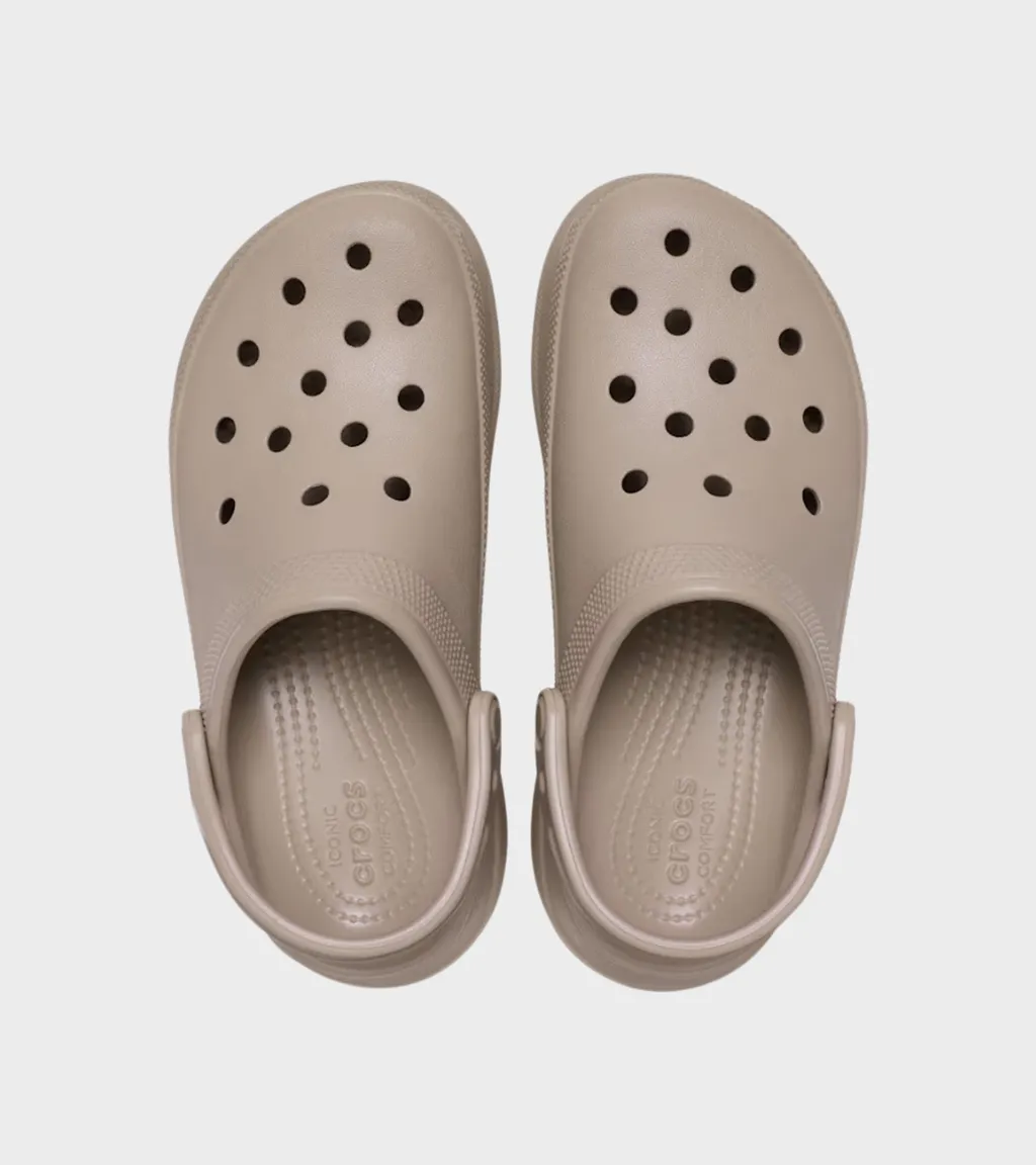 Round-Toe Clogs