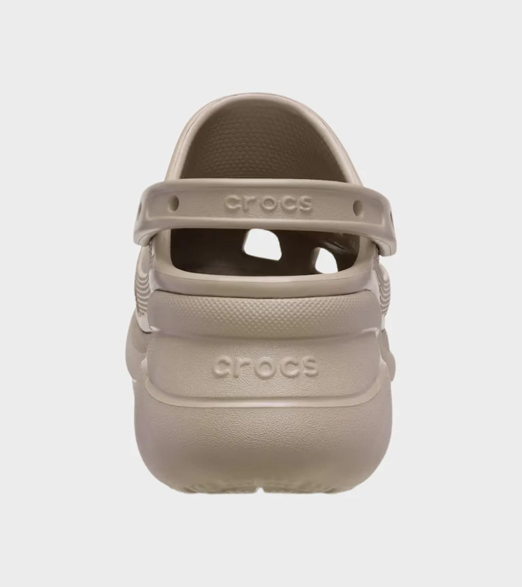 Round-Toe Clogs
