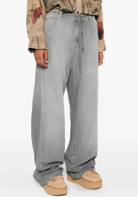 Broad-Leg Jeans