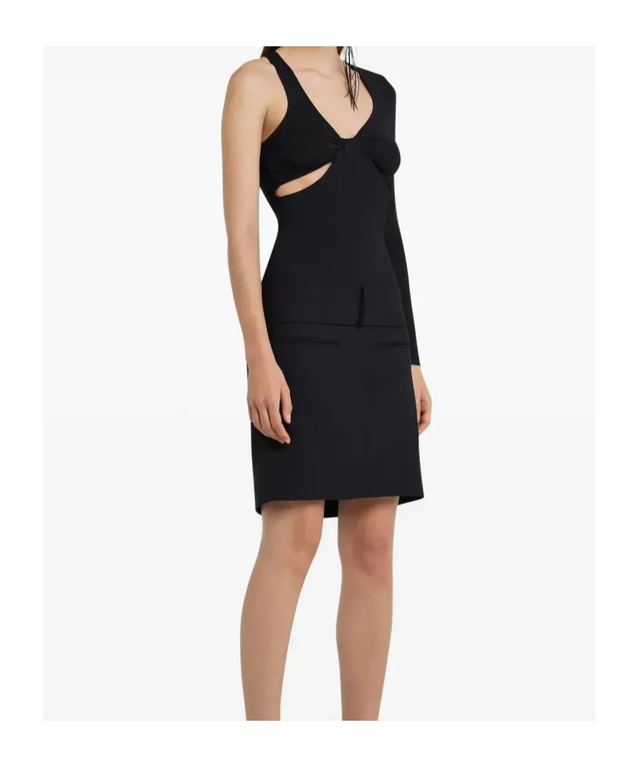 Twist-Detail Asymmetric Top