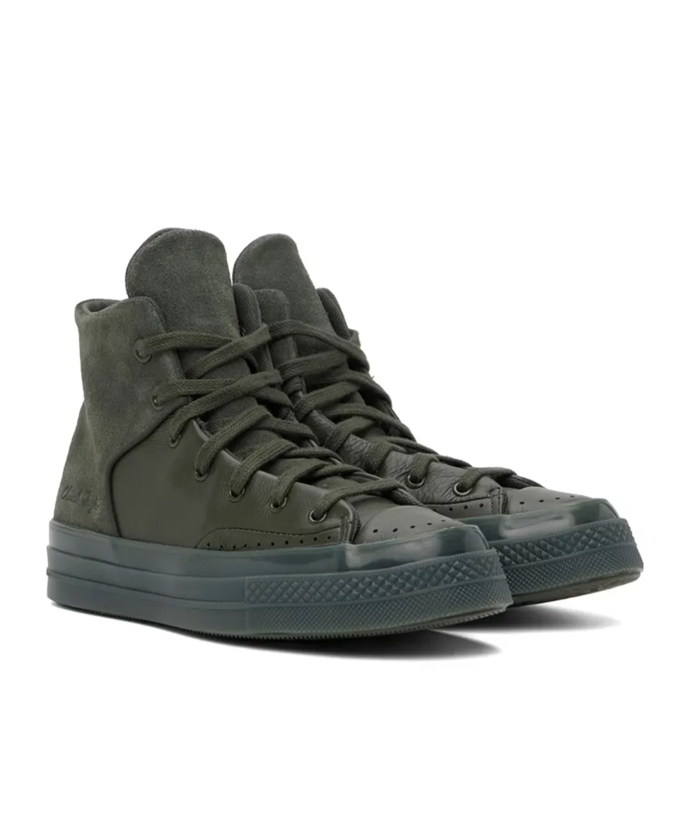 Logo Decorated High-Top Skate Shoes