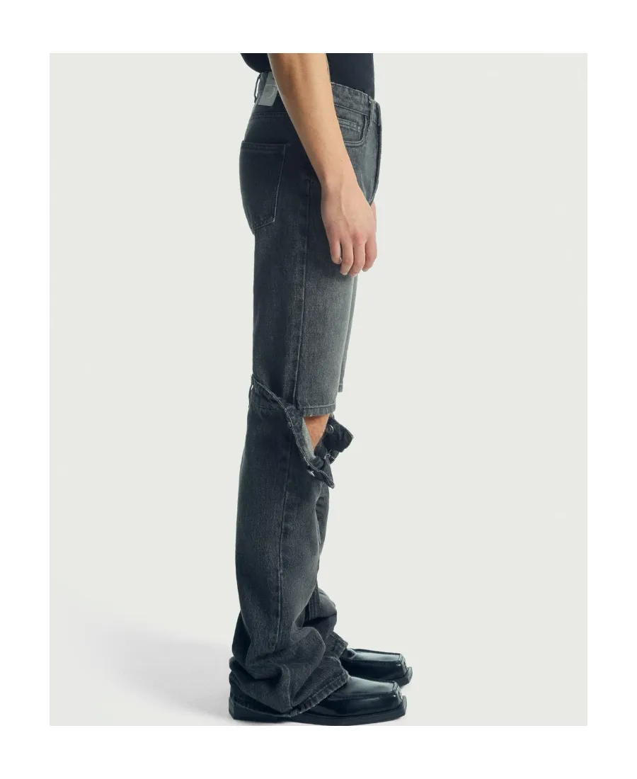 Knee-Opening Jeans