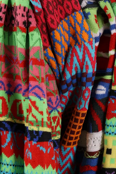 Long-Sleeved Contrasting Sweater