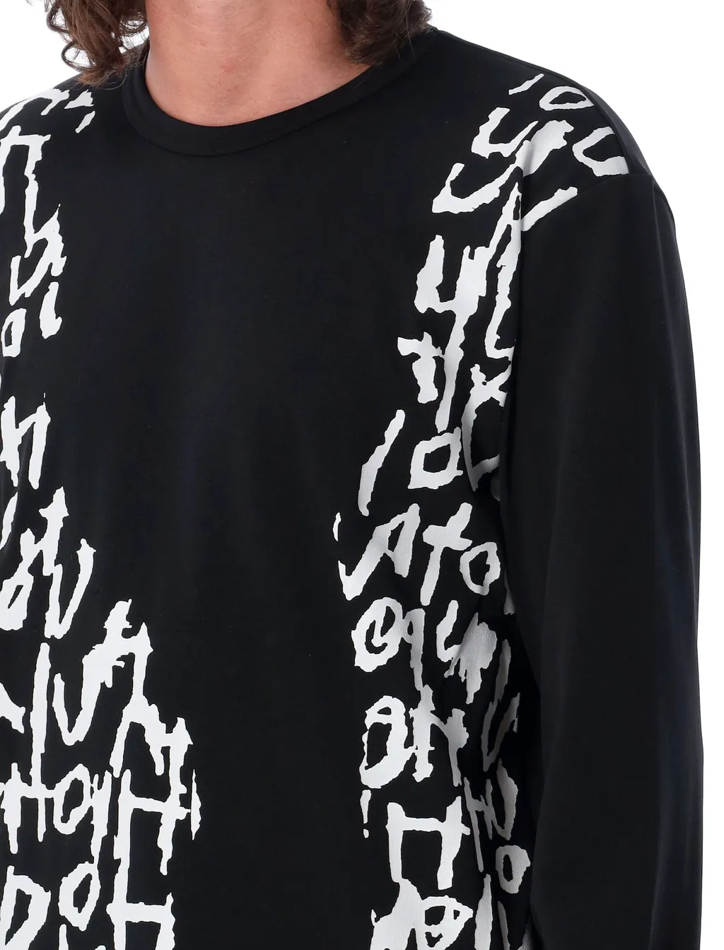 T-Shirt With Round Neck And Long Sleeves