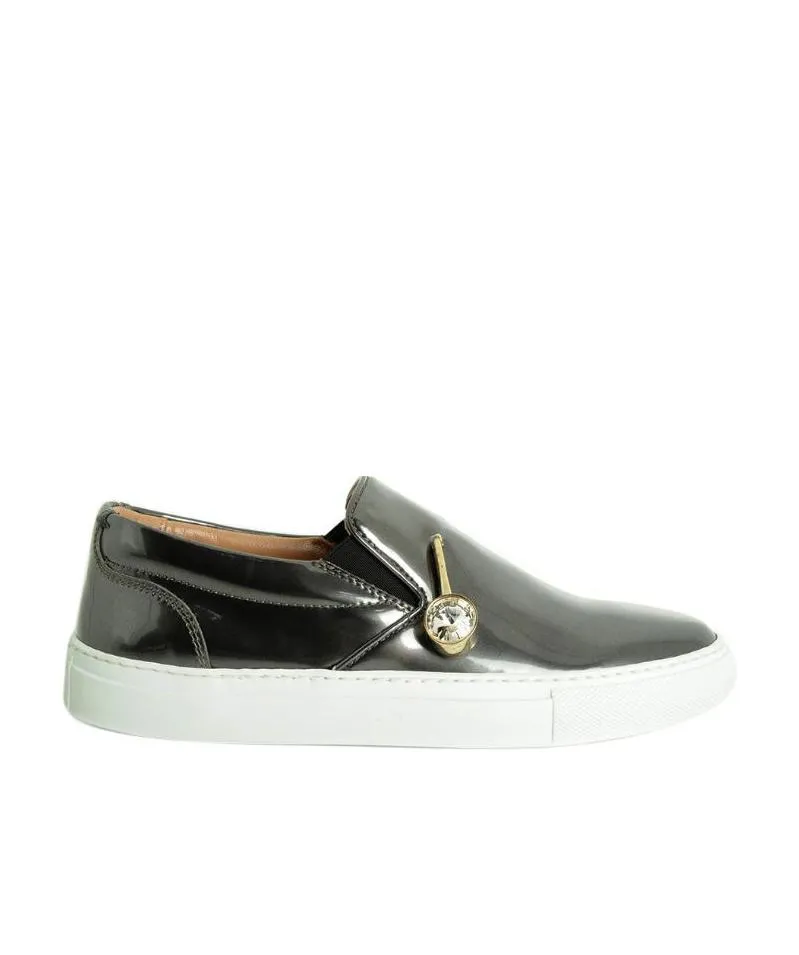 Metal Fitting Flat Shoes